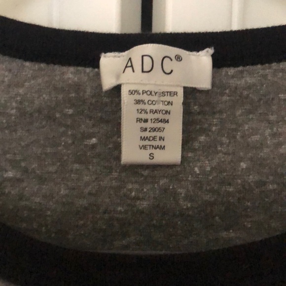 Basic tee - Picture 2 of 4